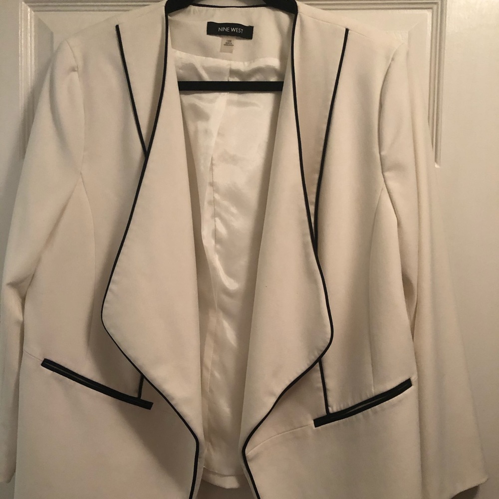 Cream/White Blazer with Black trim